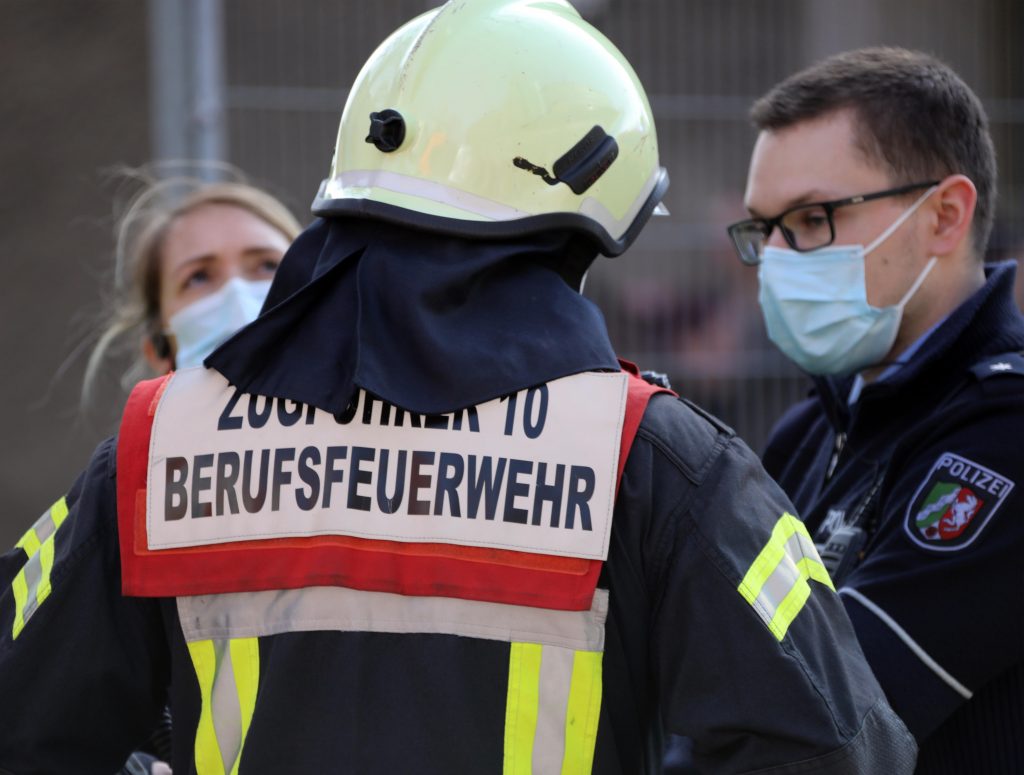 Horror Pkw Fahrer übersieht Stauende Tot Report K